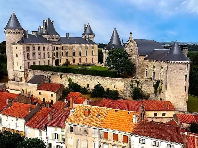 Propriété Verteuil-sur-Charente - 3 chambres - 232m²