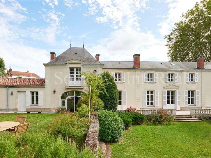 House Vertou - 4 bedrooms - 253m²