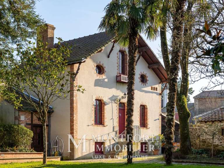 Maison Vertou - 8 chambres - 477m²