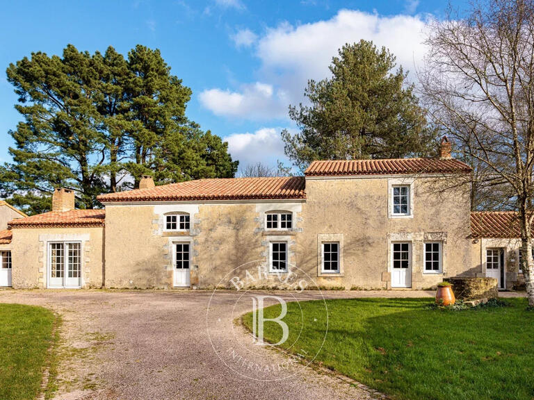 Maison Vertou - 7 chambres - 330m²