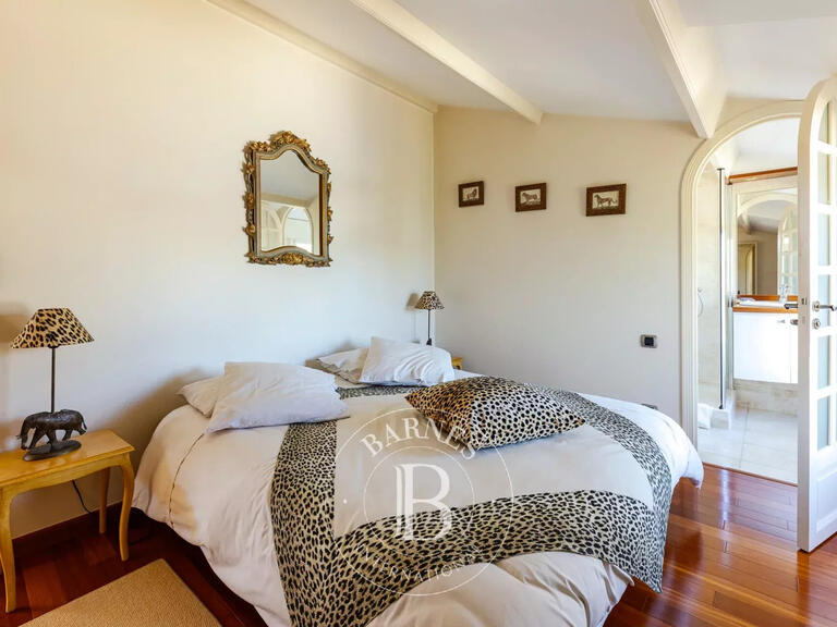 Maison Vertou - 5 chambres - 299m²