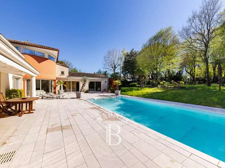 Maison Vertou - 5 chambres - 299m²