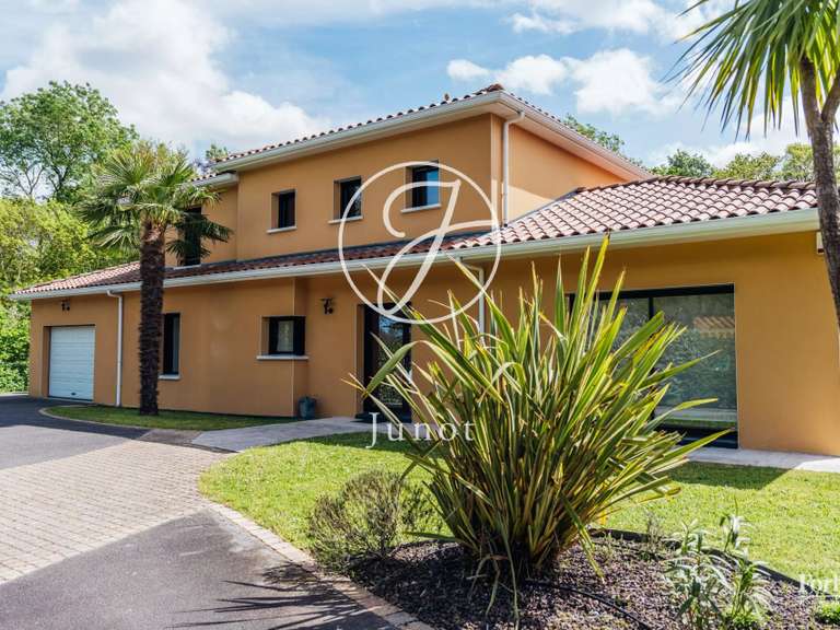 Maison Vertou - 4 chambres - 148m²