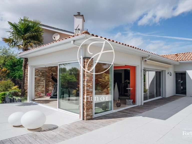 Maison Vertou - 4 chambres - 239m²