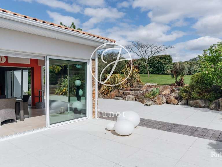 Maison Vertou - 4 chambres - 239m²