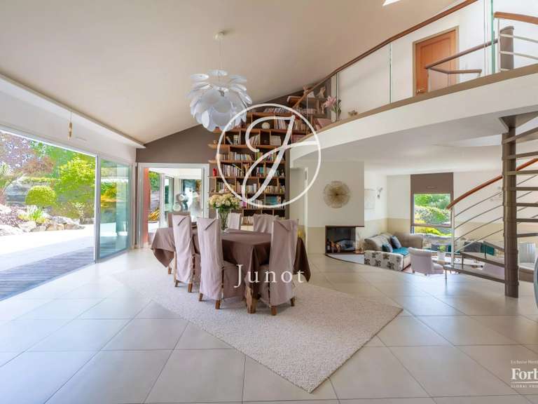 Maison Vertou - 4 chambres - 239m²