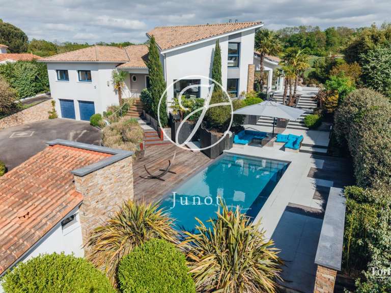 Maison Vertou - 4 chambres - 239m²