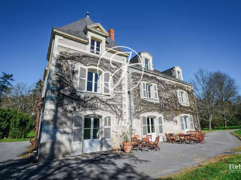 Maison Vertou - 9 chambres - 379m²