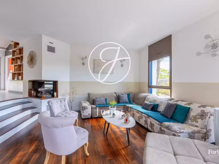 House Vertou - 4 bedrooms - 239m²
