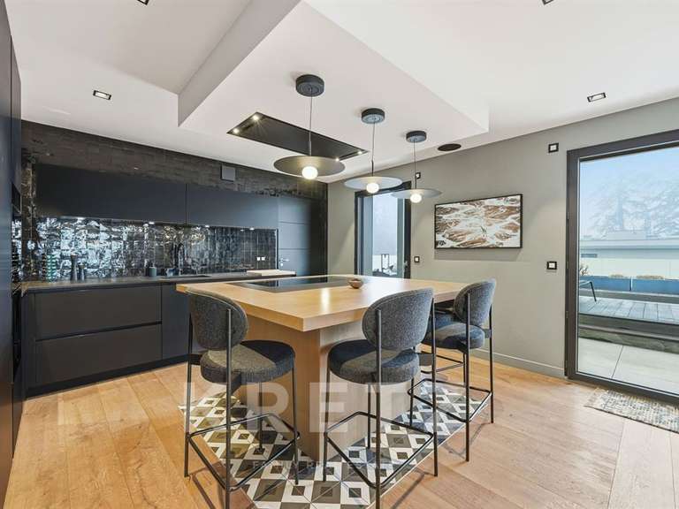 Appartement Vétraz-Monthoux - 5 chambres - 198m²