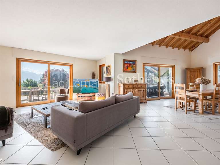 Maison Vétraz-Monthoux - 5 chambres - 286m²