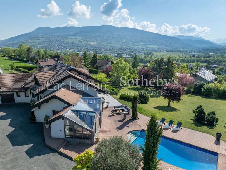 Maison Vétraz-Monthoux - 5 chambres - 286m²