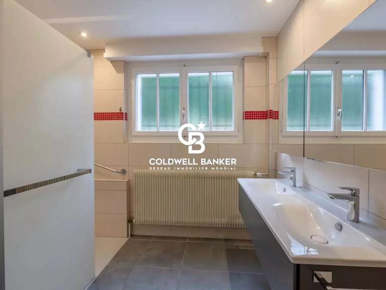 Maison Vétraz-Monthoux - 6 chambres - 300m²