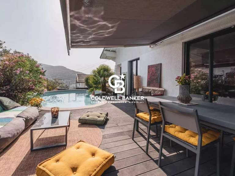 Maison Vétraz-Monthoux - 4 chambres - 179m²