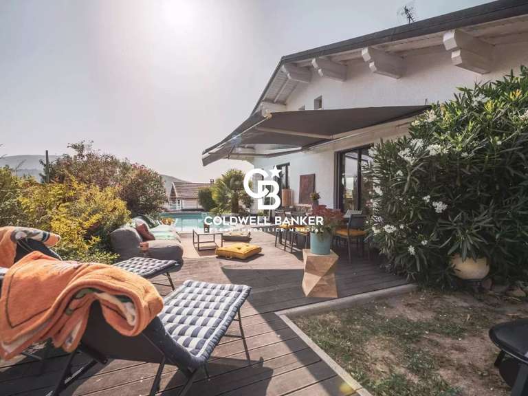 Maison Vétraz-Monthoux - 4 chambres - 179m²