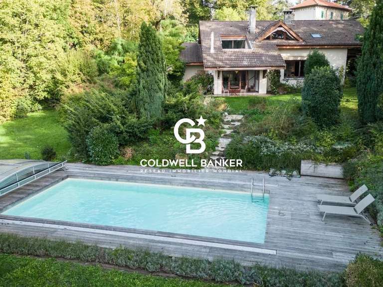 Maison Vétraz-Monthoux - 6 chambres - 285m²