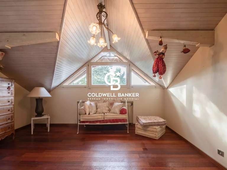 Maison Vétraz-Monthoux - 6 chambres - 285m²