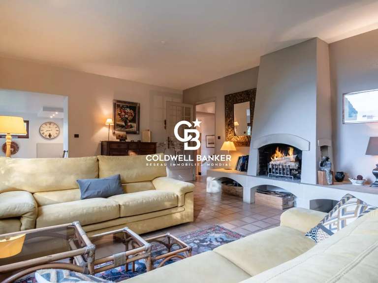 Maison Vétraz-Monthoux - 6 chambres - 285m²