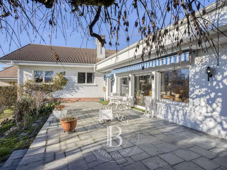 Maison Vétraz-Monthoux - 3214m²