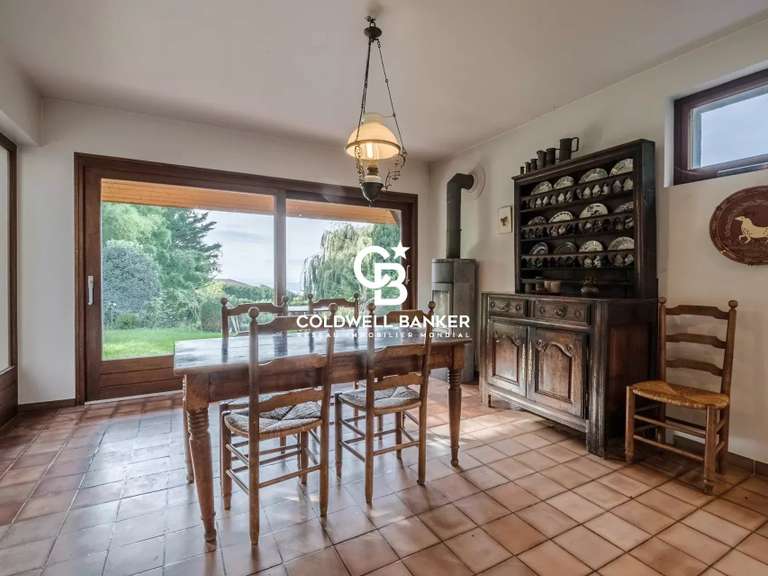 Maison Vétraz-Monthoux - 6 chambres - 285m²