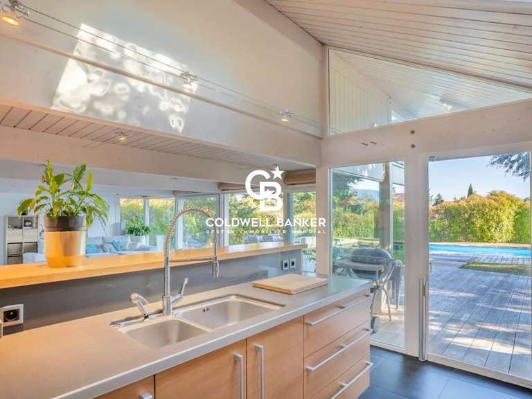 Maison Vétraz-Monthoux - 4 chambres - 200m²