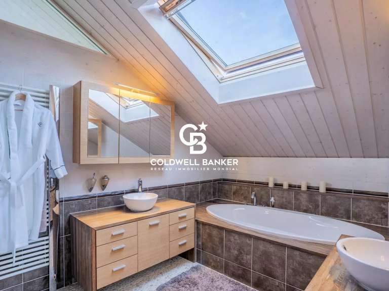 Maison Vétraz-Monthoux - 4 chambres - 200m²