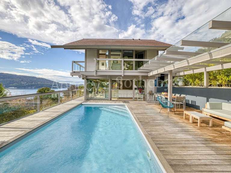 House Veyrier-du-Lac - 4 bedrooms - 323m²