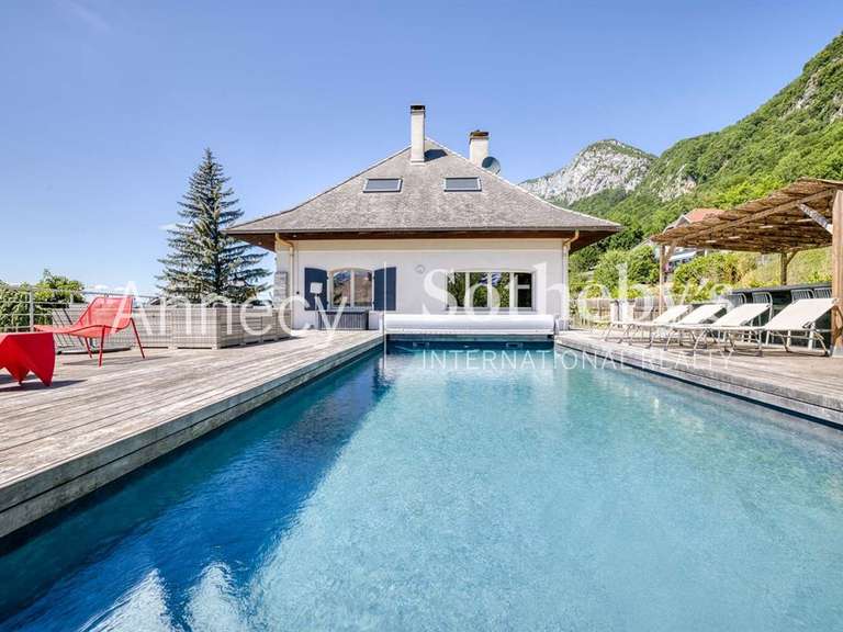 House Veyrier-du-Lac - 4 bedrooms - 345m²