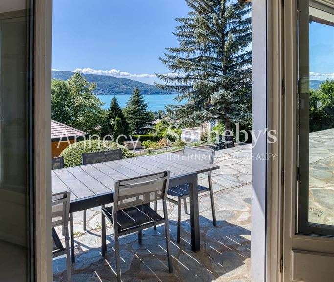 House Veyrier-du-Lac - 4 bedrooms - 345m²