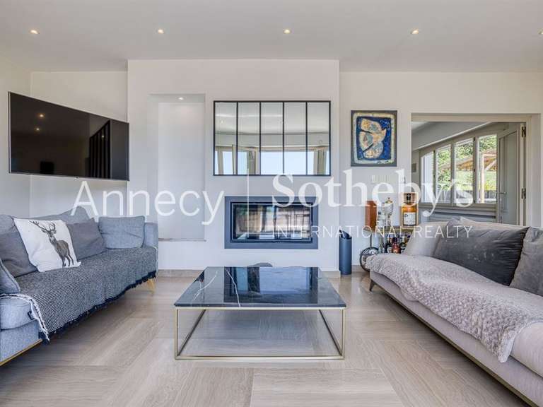 House Veyrier-du-Lac - 4 bedrooms - 345m²