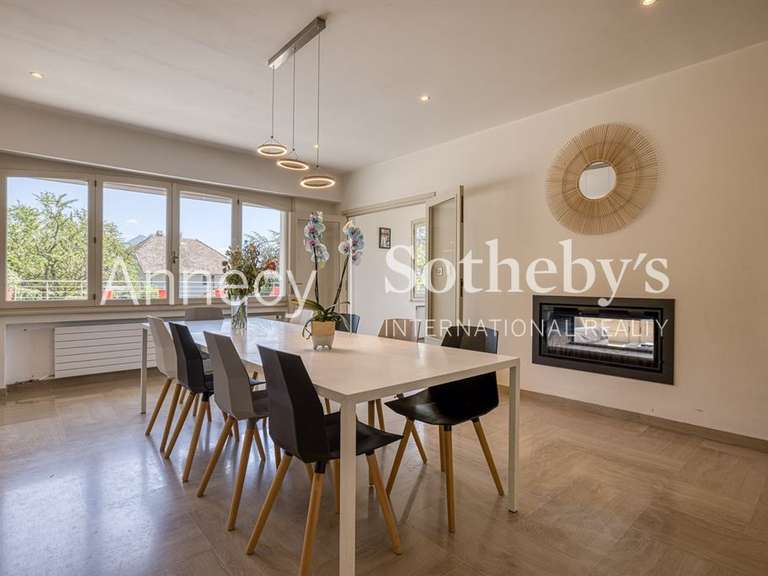 House Veyrier-du-Lac - 4 bedrooms - 345m²