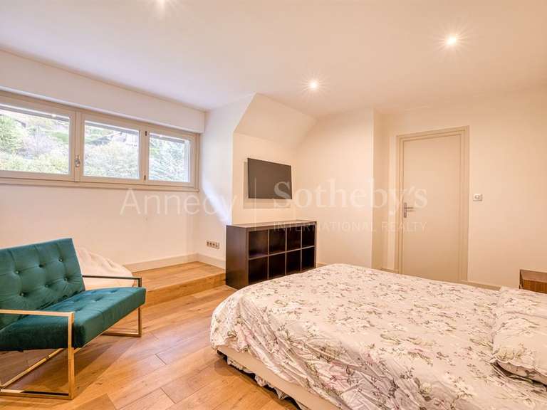 House Veyrier-du-Lac - 4 bedrooms - 345m²