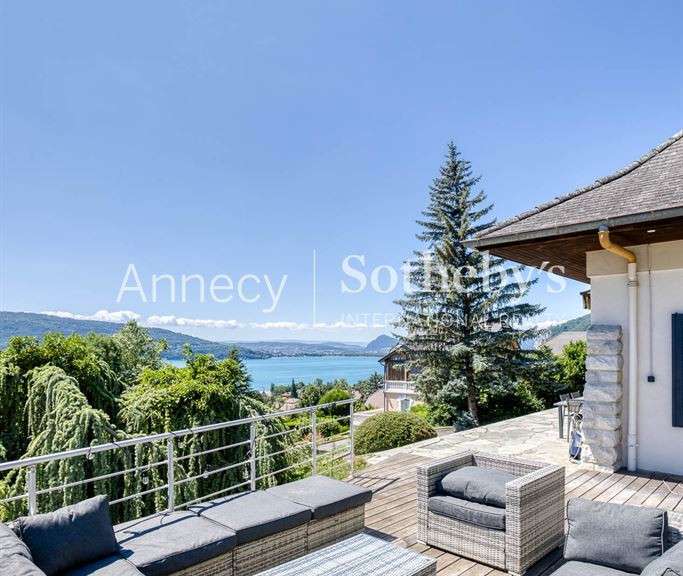 House Veyrier-du-Lac - 4 bedrooms - 345m²