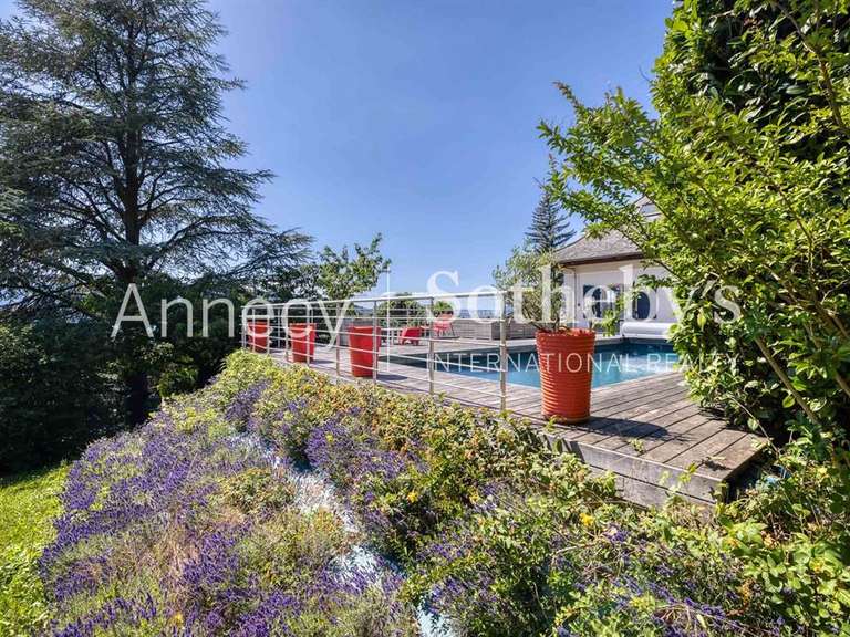 House Veyrier-du-Lac - 4 bedrooms - 345m²