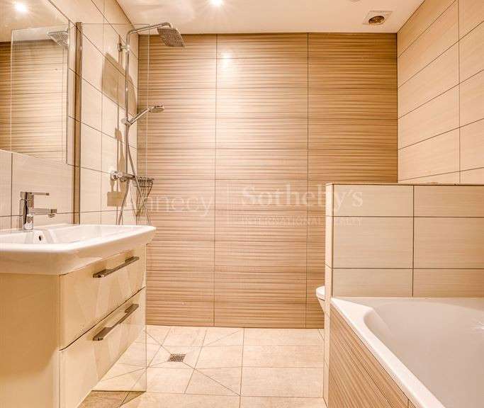 House Veyrier-du-Lac - 4 bedrooms - 345m²