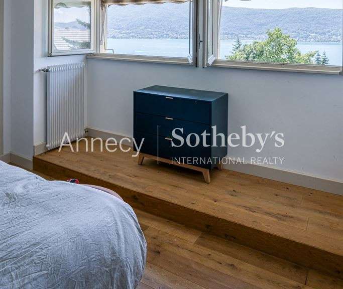 House Veyrier-du-Lac - 4 bedrooms - 345m²
