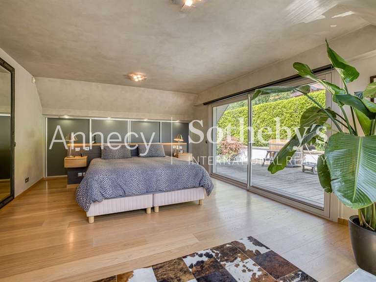 House Veyrier-du-Lac - 4 bedrooms - 300m²