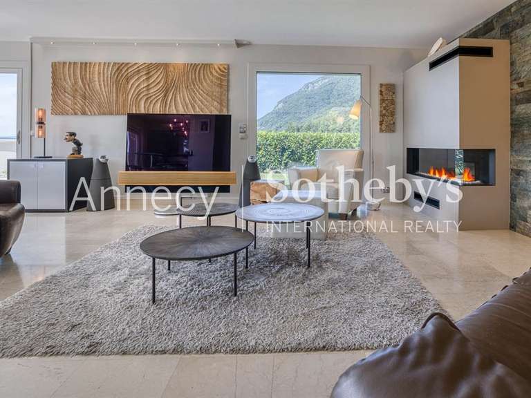 House Veyrier-du-Lac - 4 bedrooms - 300m²