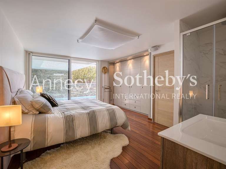 House Veyrier-du-Lac - 4 bedrooms - 300m²