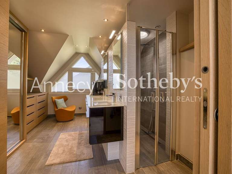 House Veyrier-du-Lac - 4 bedrooms - 300m²