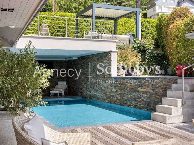 House Veyrier-du-Lac - 4 bedrooms - 300m²