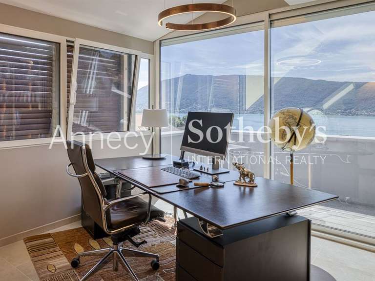 House Veyrier-du-Lac - 4 bedrooms - 300m²