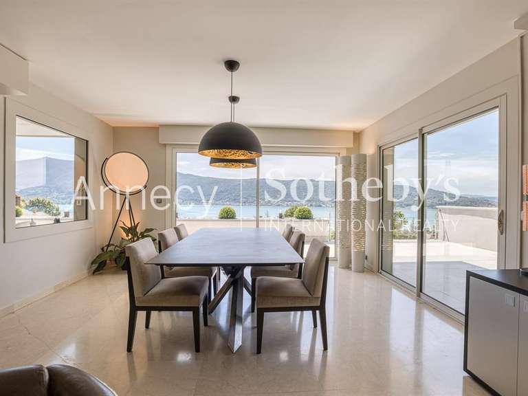 House Veyrier-du-Lac - 4 bedrooms - 300m²