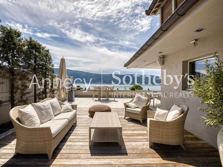 House Veyrier-du-Lac - 4 bedrooms - 300m²