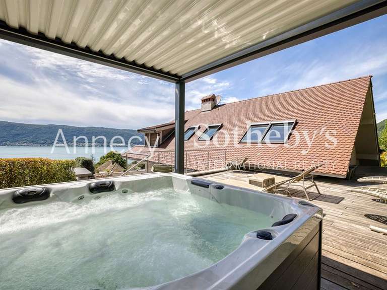 House Veyrier-du-Lac - 4 bedrooms - 300m²