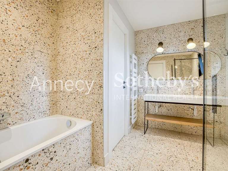 Maison Veyrier-du-Lac - 4 chambres - 199m²