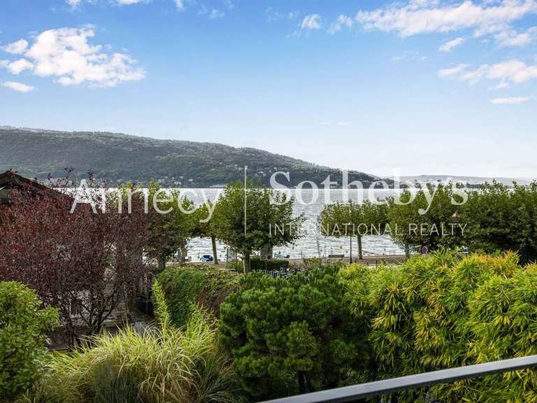 Maison Veyrier-du-Lac - 4 chambres - 199m²