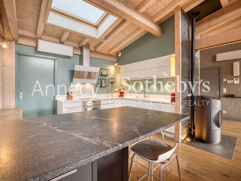 Maison Veyrier-du-Lac - 4 chambres - 199m²