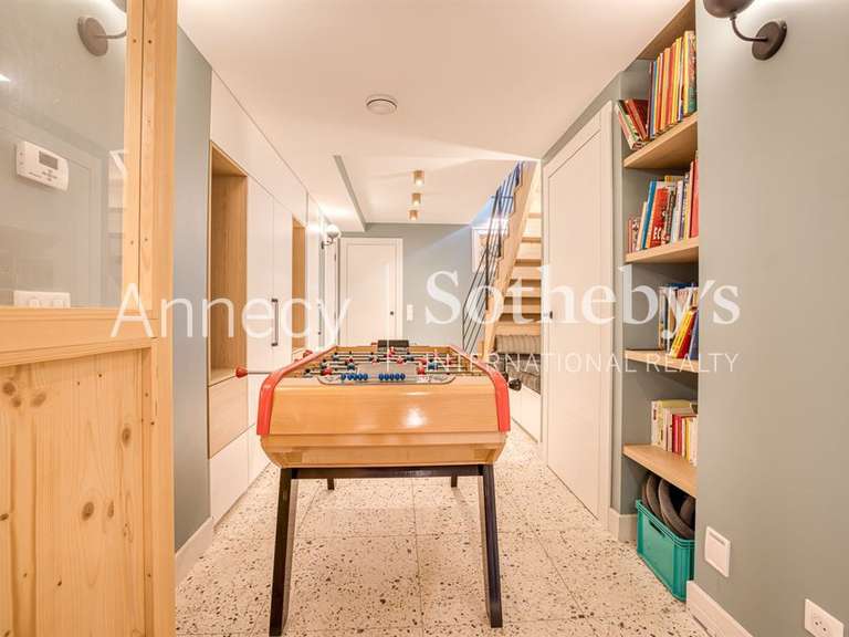 Maison Veyrier-du-Lac - 4 chambres - 199m²