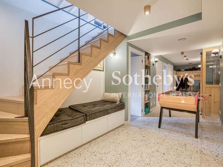 Maison Veyrier-du-Lac - 4 chambres - 199m²